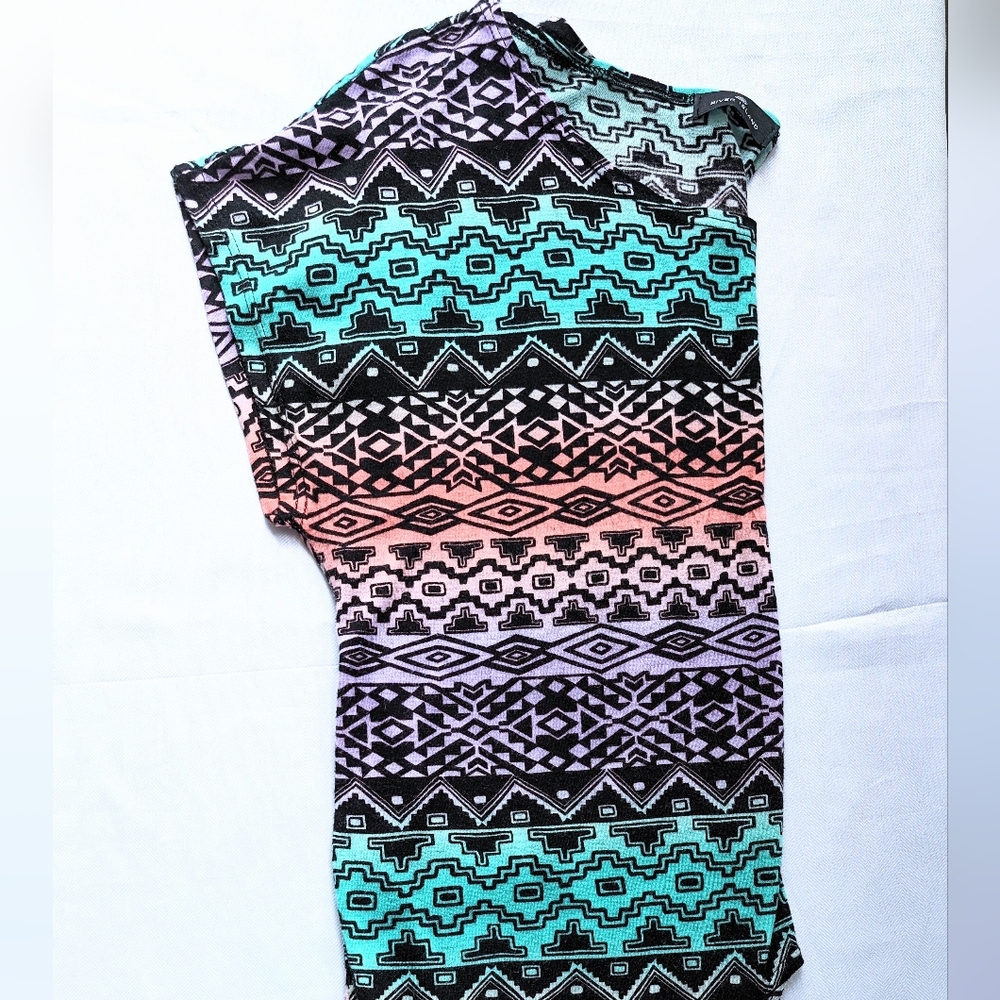 Colourful, Soft Fall Top. Size Large. - Picture 2 of 9